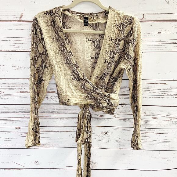 Windsor XS Cream In Style Snake Print Long Sleeve Wrap Top - Picture 5 of 8